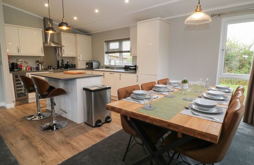 Lifton Cottage | LILY, pet friendly, with hot tub in Ashwater