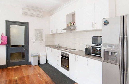 South Melbourne House | Lily Sands Inn