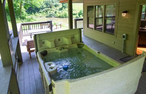 Logan House | Lilypad - by The Chalets