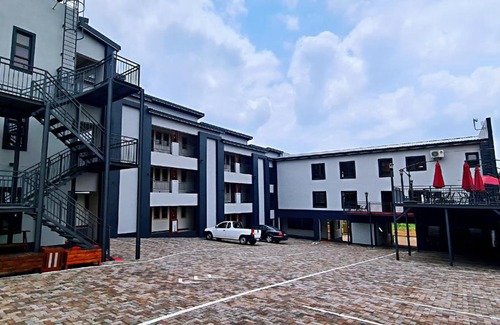 Rustenburg Hotel | LilyPark Lodge