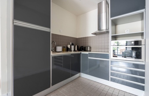 Hostafrancs Apartment | Limehome Barcelona Rector Triadó