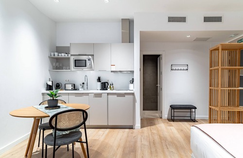 Cruz Roja-Capuchinos Apartment | Limehome Sevilla Ronda de Capuchinos