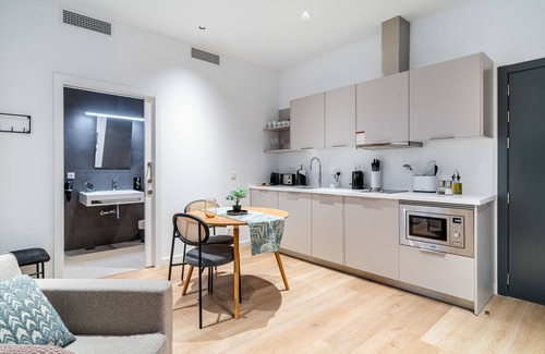 Cruz Roja-Capuchinos Apartment | Limehome Sevilla Ronda de Capuchinos