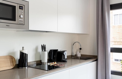 Bami Apartment | limehome Sevilla Torcuato L. d. Tena | Studio