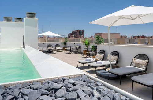 Bami Apartment | limehome Sevilla Torcuato L. d. Tena | Deluxe Apt.