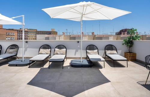 Bami Apartment | limehome Sevilla Torcuato L. d. Tena | Deluxe Apt.