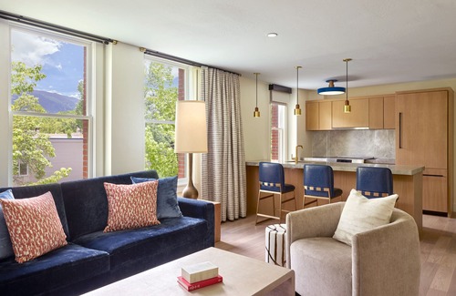 Downtown Hotel | Limelight Hotel Aspen