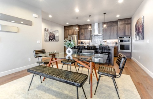 Hideout Condo | *Limited Time Offer* 90 Days ‘Til Christmas | Book Now to Save