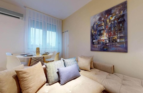 Matiçan Apartment | LINA - PRN, Blue Sky Apartment in Qafa Neighbourhood