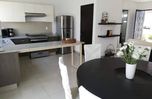 Queretaro House | Linda casa en fraccionamiento con alberca