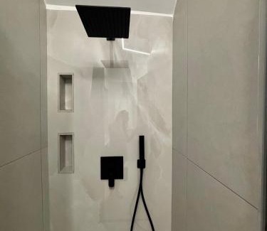 Pozzuoli House | Lindas Room