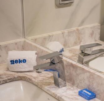 Miraflores Apartment | Linden 2BR by Geko