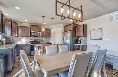 Woodmoor House | Lindenmere Horizon! Game Loft, Fire Pit, & WiFi