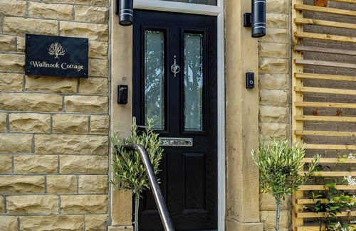 Ainley Top Cottage | Lindley GemnHeart of Lindley, sleeps up to 6, enclosed gardens, yards from Manor