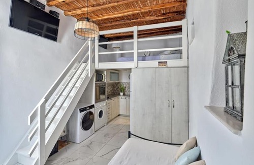 Lefkes House | Lindo House