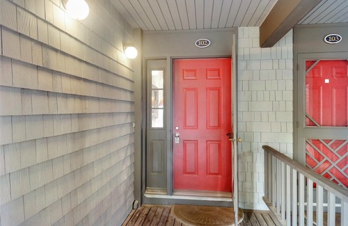 Rehoboth by the Sea Apartment | LINENS INCLUDED*! OCEANFRONT, FABULOUS VIEWS! Wilson Dunes, 3 Bedroom, 2 bath first floor Ocean Front condo with fabulous views.