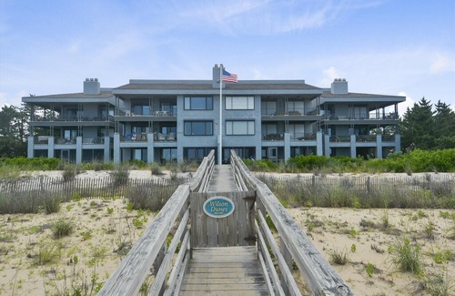 Rehoboth by the Sea Apartment | LINENS INCLUDED*! OCEANFRONT, FABULOUS VIEWS! Wilson Dunes, 3 Bedroom, 2 bath first floor Ocean Front condo with fabulous views.