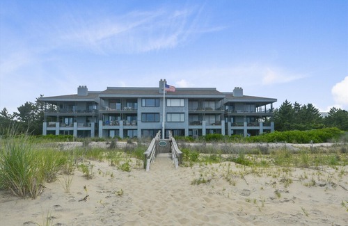 Rehoboth by the Sea Apartment | LINENS INCLUDED*! OCEANFRONT, FABULOUS VIEWS! Wilson Dunes, 3 Bedroom, 2 bath first floor Ocean Front condo with fabulous views.