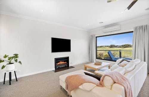 Torquay House | Links View House on the Green 800m To Beach