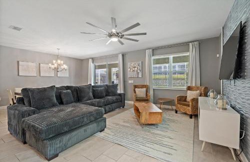 Four Corners House | Linksview Villa