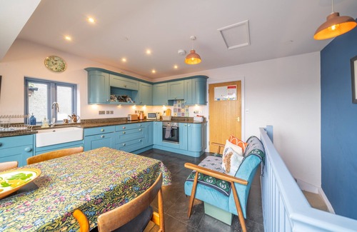 Kendal House | Linstead House - Modern Townhouse with views