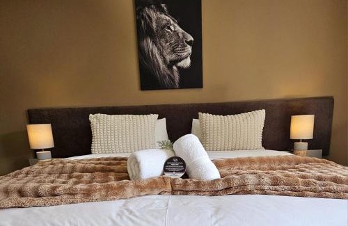Bloemfontein Cabin | Lion Lodge