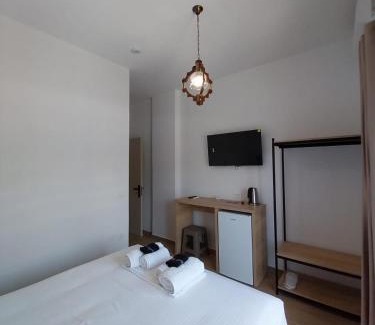 Himare Hotel | Lion's lair