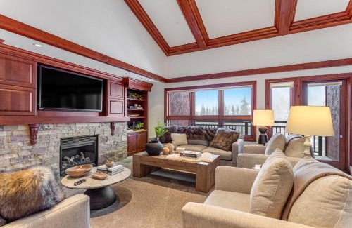 Vail Ski Chalet | Lion Square Lodge South 750