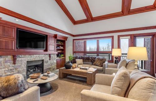 Vail Ski Chalet | Lion Square Lodge South 750