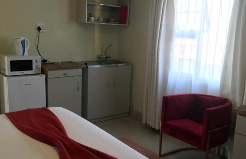 Umtata Bed & Breakfast | LiqLan Guesthouse