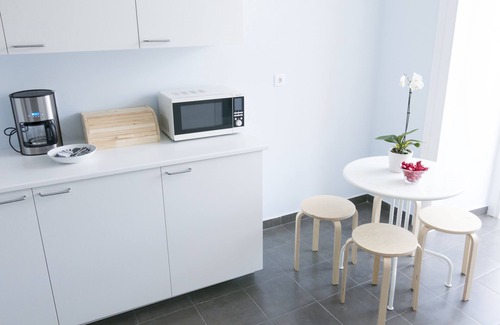 Santos House | Lisbon Check-In Guesthouse