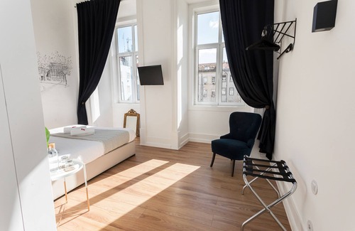 Santos House | Lisbon Check-In Guesthouse