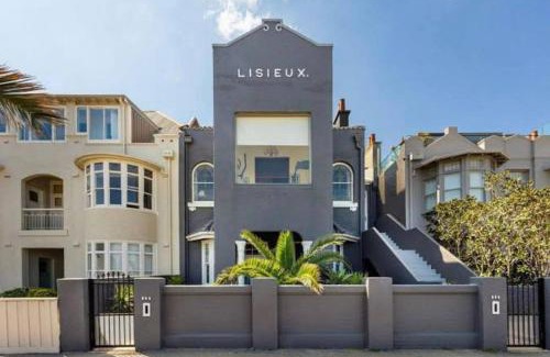 Middle Park Apartment | Lisieux By Ready Set Stay
