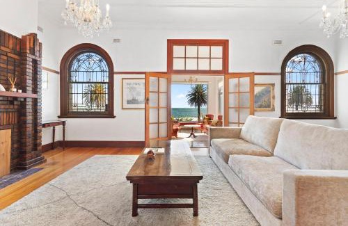 Middle Park Apartment | Lisieux By Ready Set Stay
