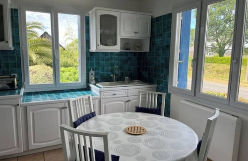 Nevez House | Listed gîte with swimming pool and games room near the sea