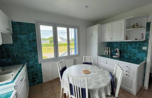 Nevez House | Listed gîte with swimming pool and games room near the sea
