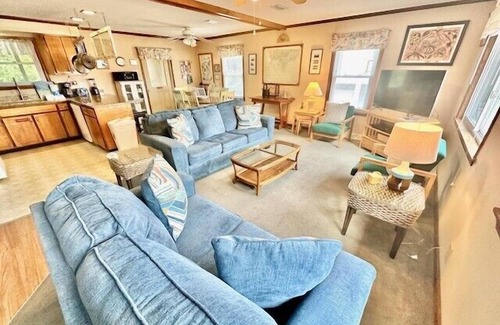 East End House | LISTEN TO THE WIND rustle the pines and the waves crash along the shore.