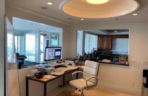 West Newport House | Literally on the Newport harbor in the heart of Lido Village