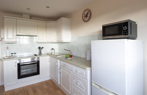 Wincanton Cottage | LITTLE BARN, romantic, with a garden in Wincanton