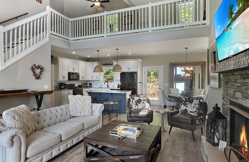 Bryson City Cabin | Little Bear - family friendly amenities, free attractions included