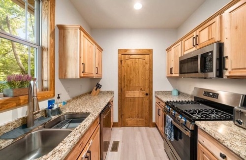 Lake Lure House | Little Bear's Cabin: Newly Built, Amazing Lake/Mtn Views, HotTub, Fully Stocked, New Appliances