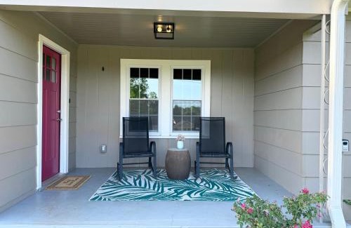 Hickory House | Little Bit-A-Cozy, 2BR Retreat