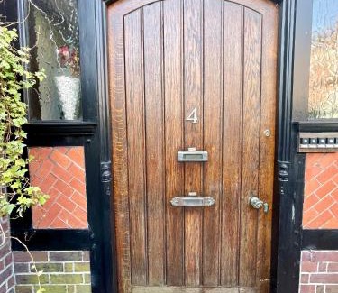 Eastbourne Seafront House | Little Chelsea Garden Flat