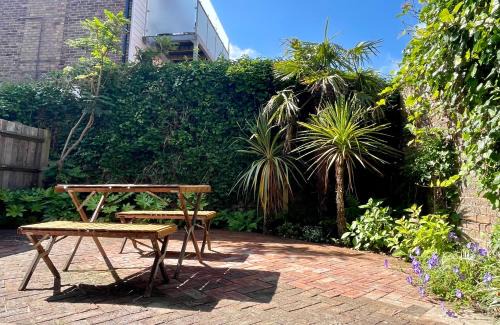 Eastbourne Seafront House | Little Chelsea Garden Flat
