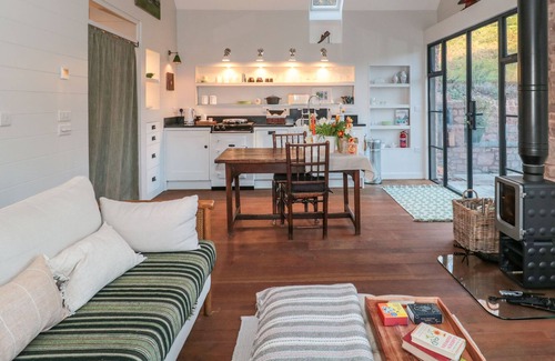 Fiddington Cottage | LITTLE COMBE, romantic, character holiday cottage in Crowcombe