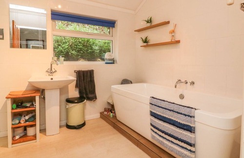 Minehead Cottage | LITTLE FARTHINGS, pet friendly, character holiday cottage in Dunster