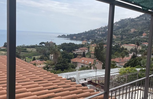 Ventimiglia Cottage | Little house in the hills overlooking the sea. Ideal for young couple