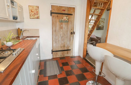 Llanddona Cottage | LITTLE HOUSE, pet friendly, with open fire in Red Wharf Bay