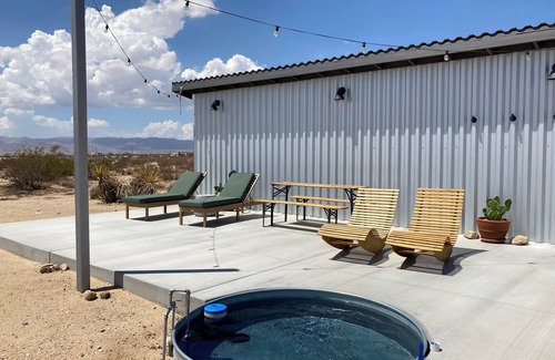 Joshua Tree Cabin | Little Joshua Tree - Plunge Pool, Sauna, Spa, Stargazing- Desert Oasis