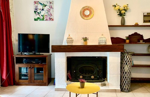 Vamos Apartment | Little Lotus Apartment